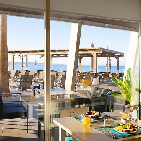 Fontanellas Playa Aparthotel 4*