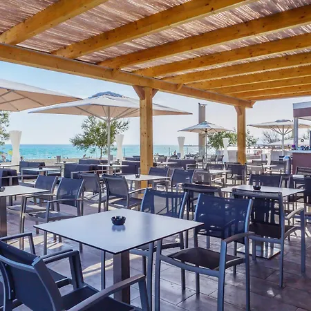 Ξενοδοχείο με διαμερίσματα Fontanellas Playa 4*
