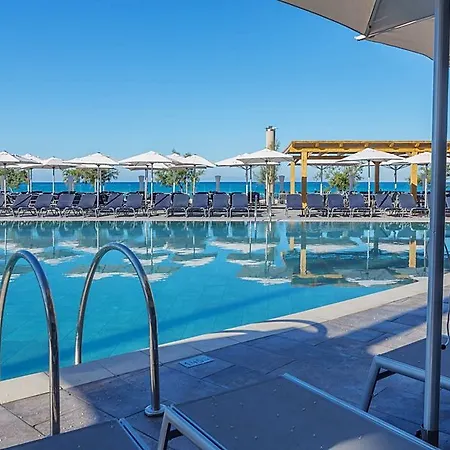 Fontanellas Playa Aparthotel 4*