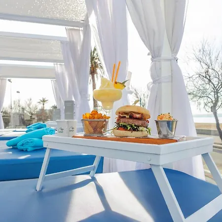 Fontanellas Playa Aparthotel 4*